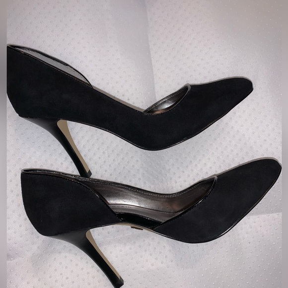 AK Anne Klein Size 6 M Black Genuine Suede Leather Pump - Picture 7 of 16